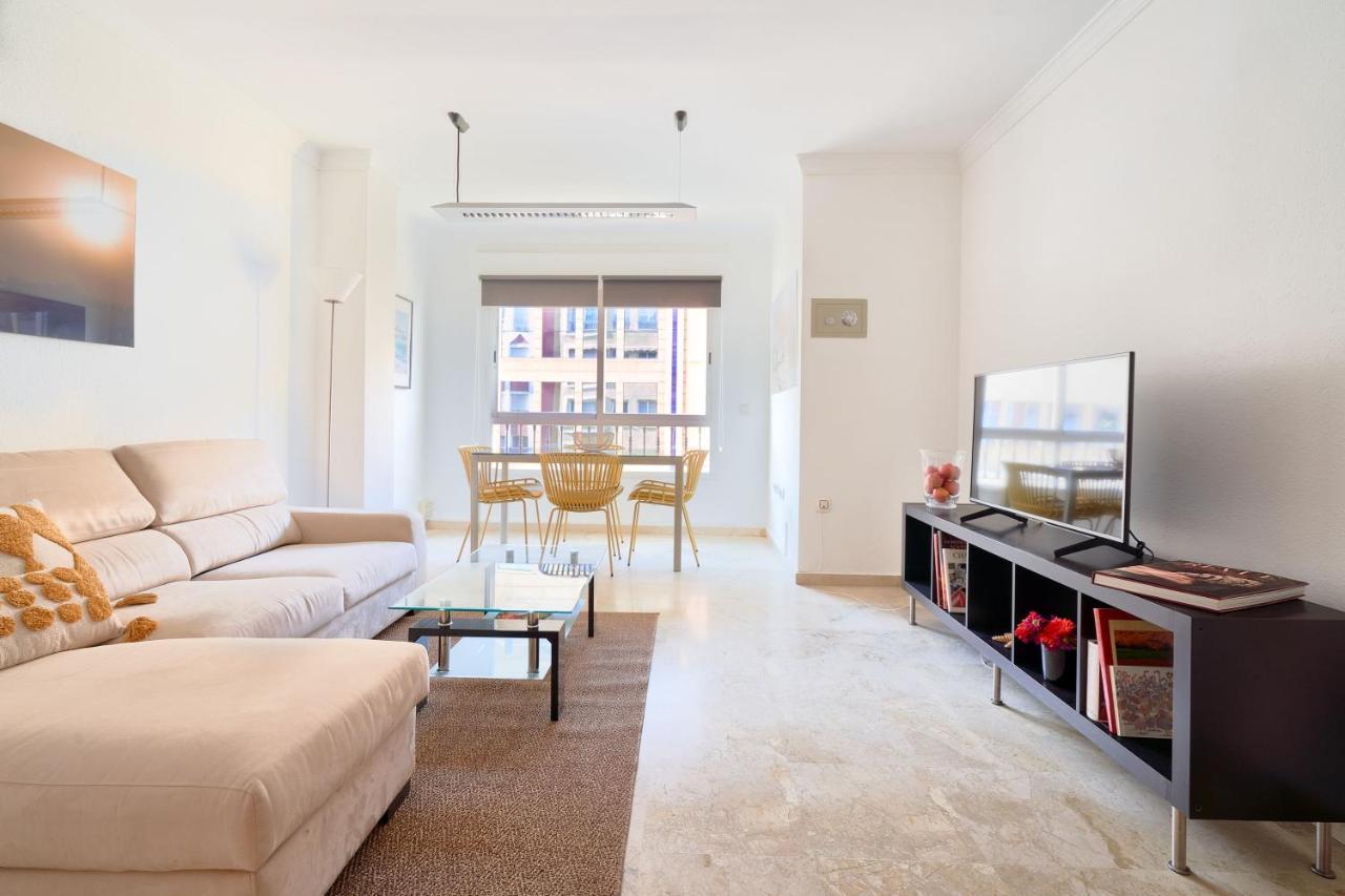 Apartamento 3 Dormitorios Centrico - Parking Incluido Málaga Eksteriør billede